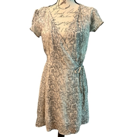 ABERCROMBIE & FITCH wrap dress, animal print, size small. Fully lined. - Picture 2 of 8